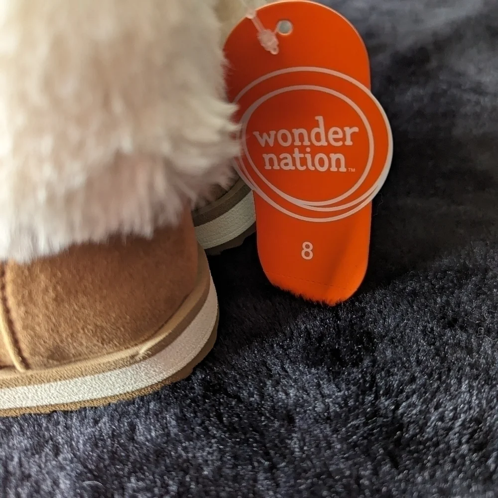 NWT Kids Beige/Tan Beige Easy On/Off Winter Boot 8